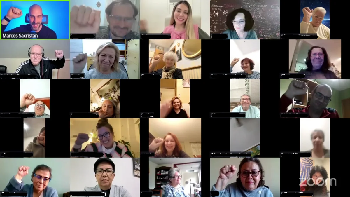 Una videollamada grupal del programa, con alumnos de varios pa&iacute;ses
