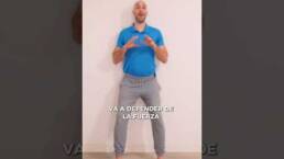 Realiza este ejercicio si tienes hernia discal y no puedes tumbarte en el suelo ❌