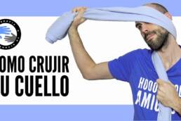 Como crujir o tronar tu cuello con una toalla