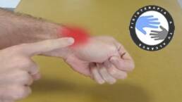 Masaje para la tendinitis de muñeca o Quervain